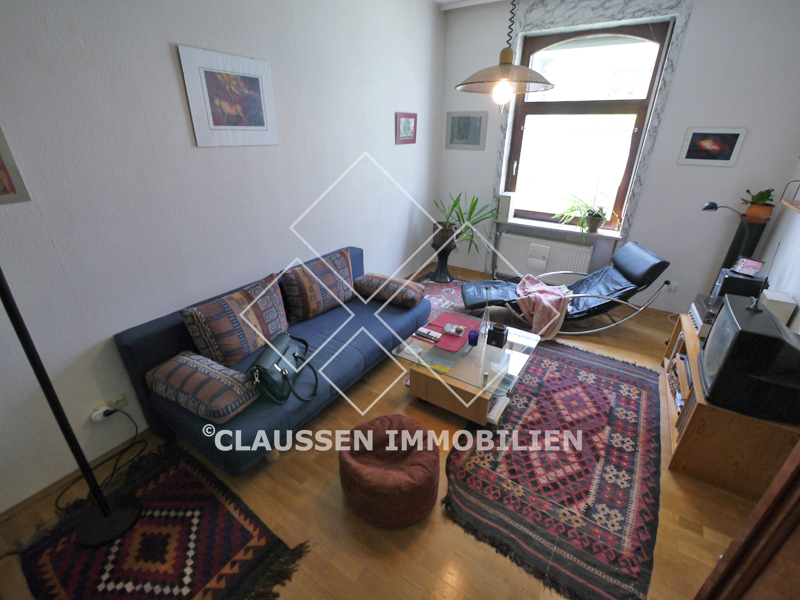 Wohnzimmer Altbauwohnung Nähe Dürerplatz