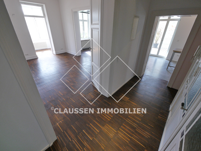 Eingangsbereich Sanierte Architekten-Altbauetage im Herzen von Wiesbaden