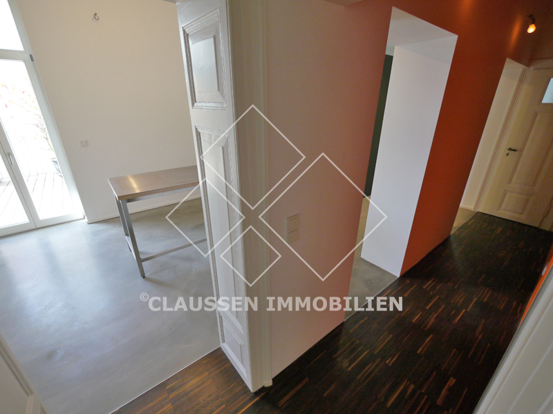 Flur Sanierte Architekten-Altbauetage im Herzen von Wiesbaden