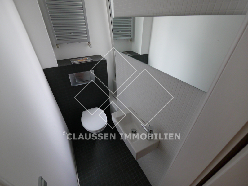 Gäste-WC Sanierte Architekten-Altbauetage im Herzen von Wiesbaden