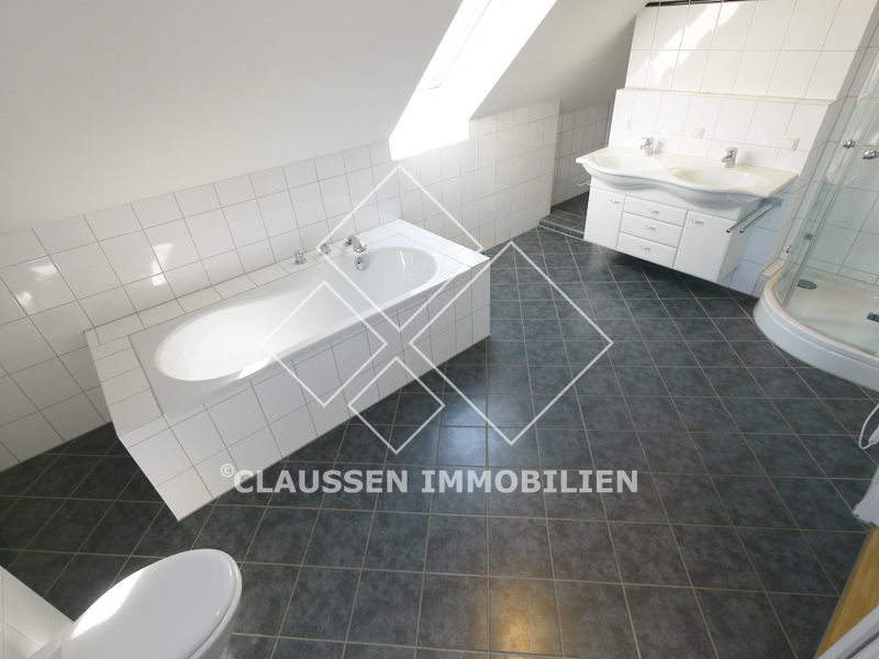 Badezimmer Exklusive Penthouse-Maisonette-Wohnung in citynaher Lage von Wiesbaden