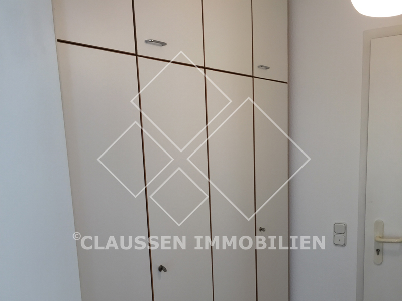 Kleiderschrank Flur Modern möbliertes Appartement Wiesbaden