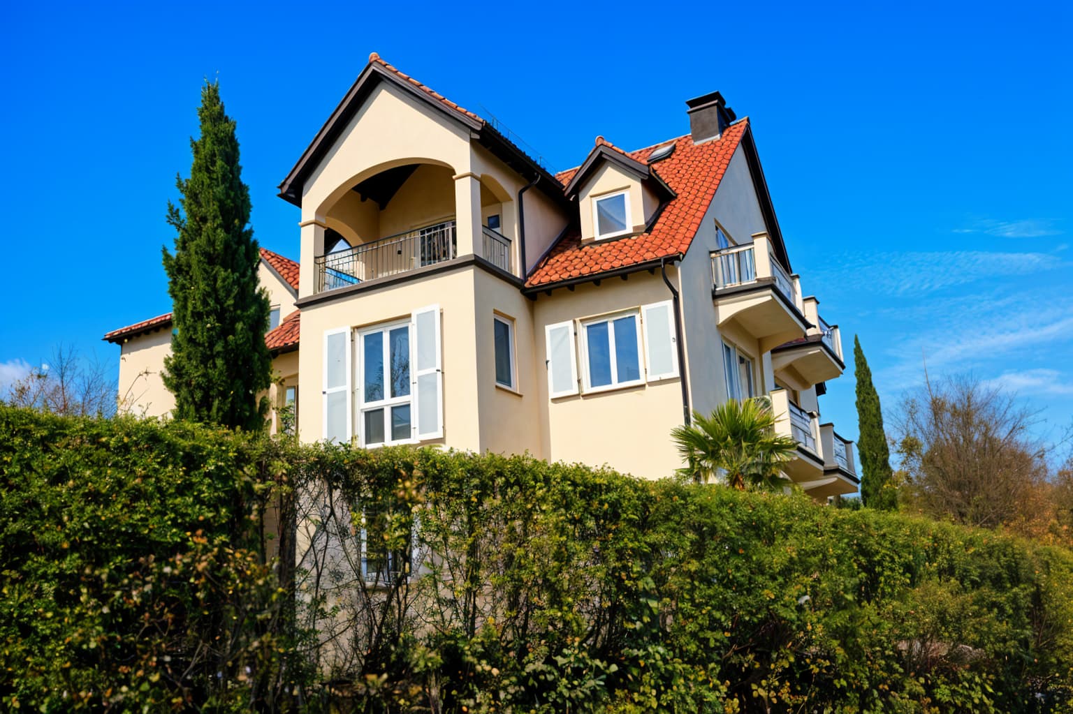 doppelhaushälfte-wiesbaden-halbhöhenlage-claussen-immobilien-hauskauf-slider