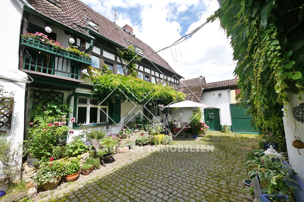 fachwerkhaus-wiesbaden-biebrich-claussen-immobilien